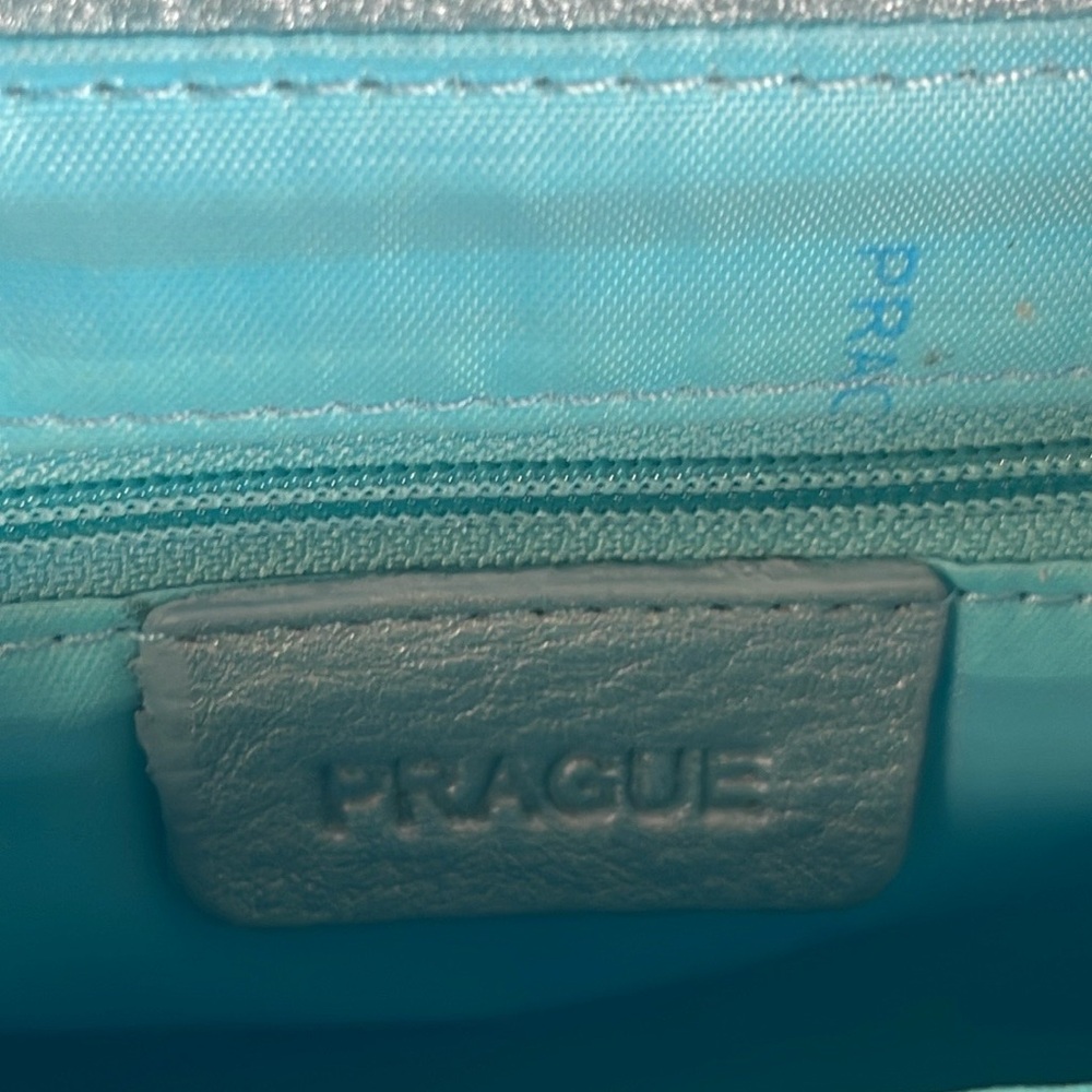 Prague Pearlized East west Pebble leather Handbag. - Picture 7 of 9
